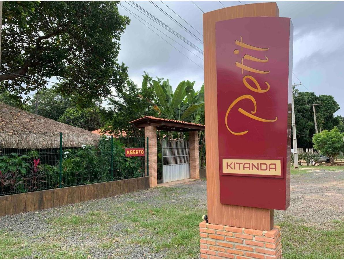 Kitanda Petit Hotel Tucuns  Exterior foto